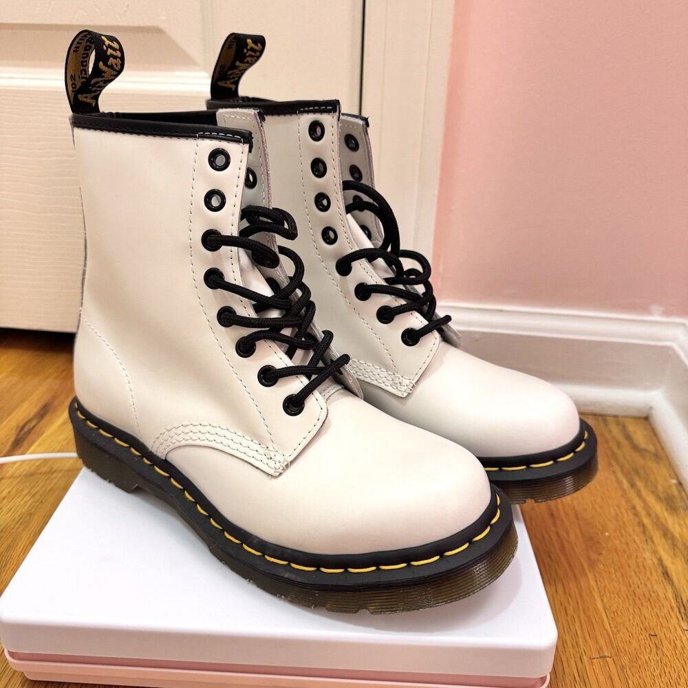 NEW Dr Martens Women’s Sz 6 1460 White Patent Leather 8 Eye Lace-Up Combat Boot